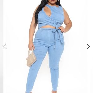 Sleveless asymmetrical denim jumpsuit medium blue wash size 2x back zipper